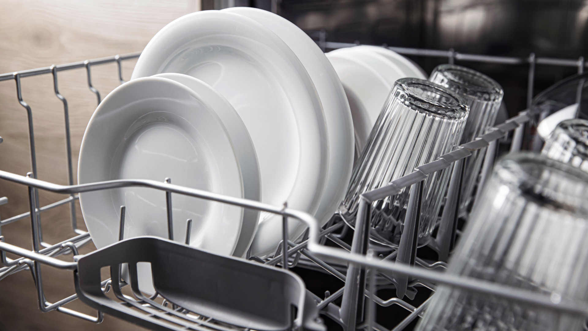 Featured image for “Why Is The Dishwasher Not Drying The Dishes Properly?”